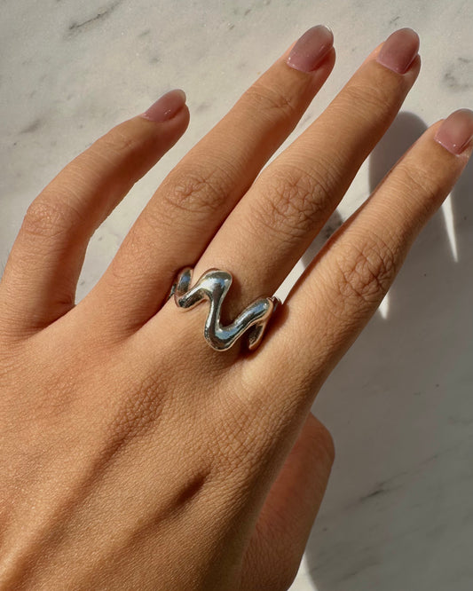 Wavy Baby! Ring - Size 6.5